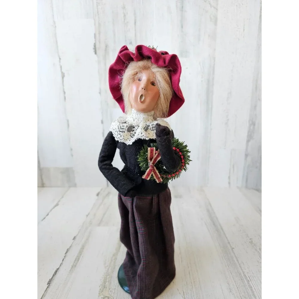 Byers choice Victorian lady‎ wreath plaid vintage curler Xmas
